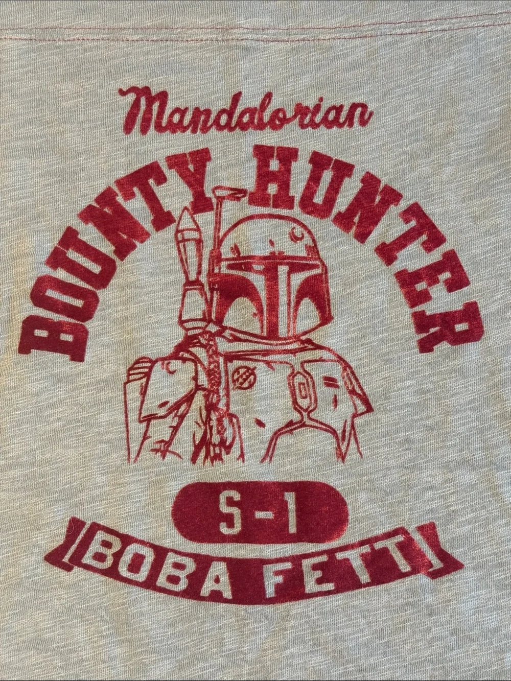 GAP Grey Tee Red Mandalorian Boba Fett Flocked Graphic Boys Girls Sz S 6-7 EUC